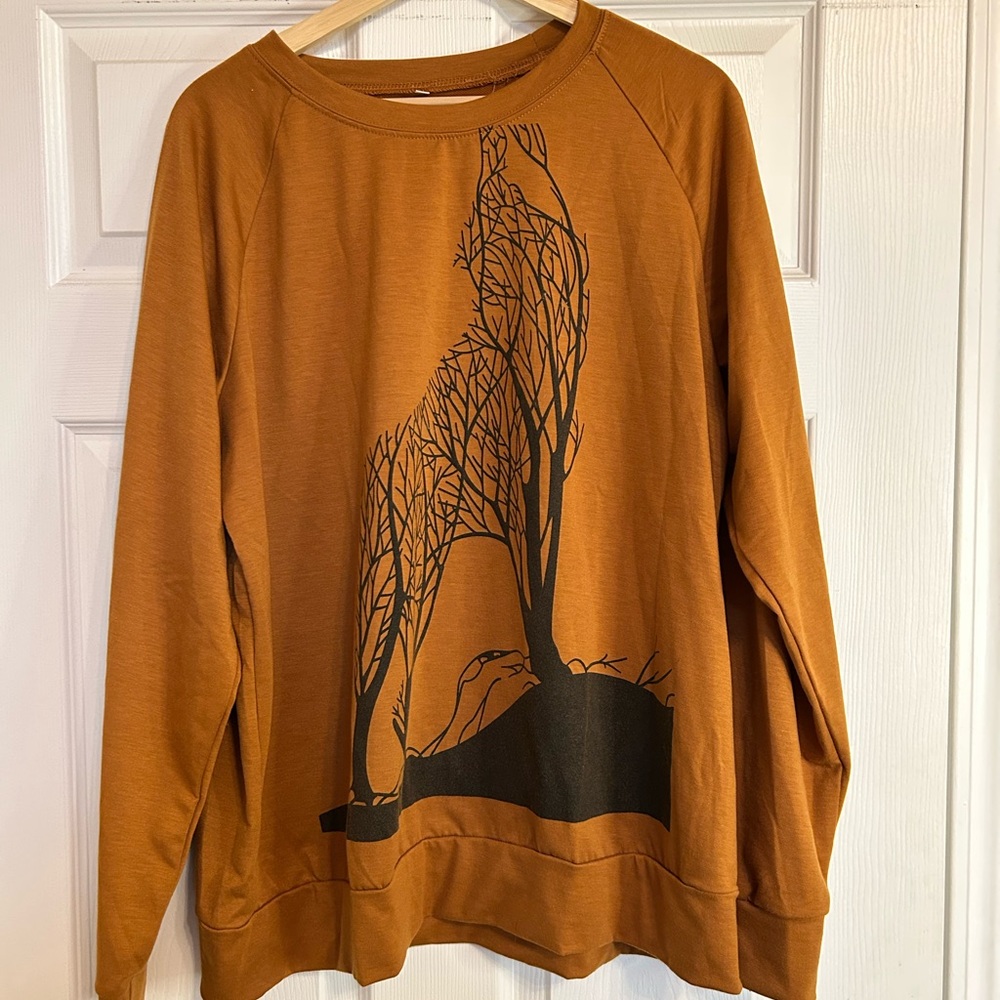 Graphic Wolf Print Sweatshirt